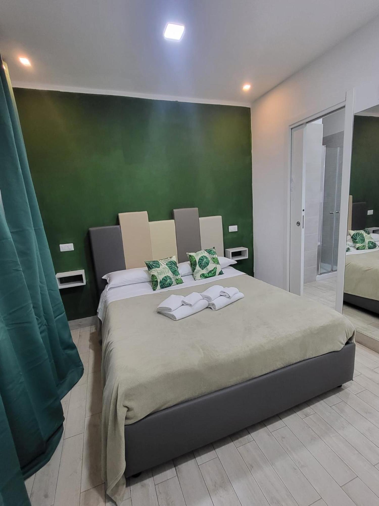 New Era Rooms Naples Room photo