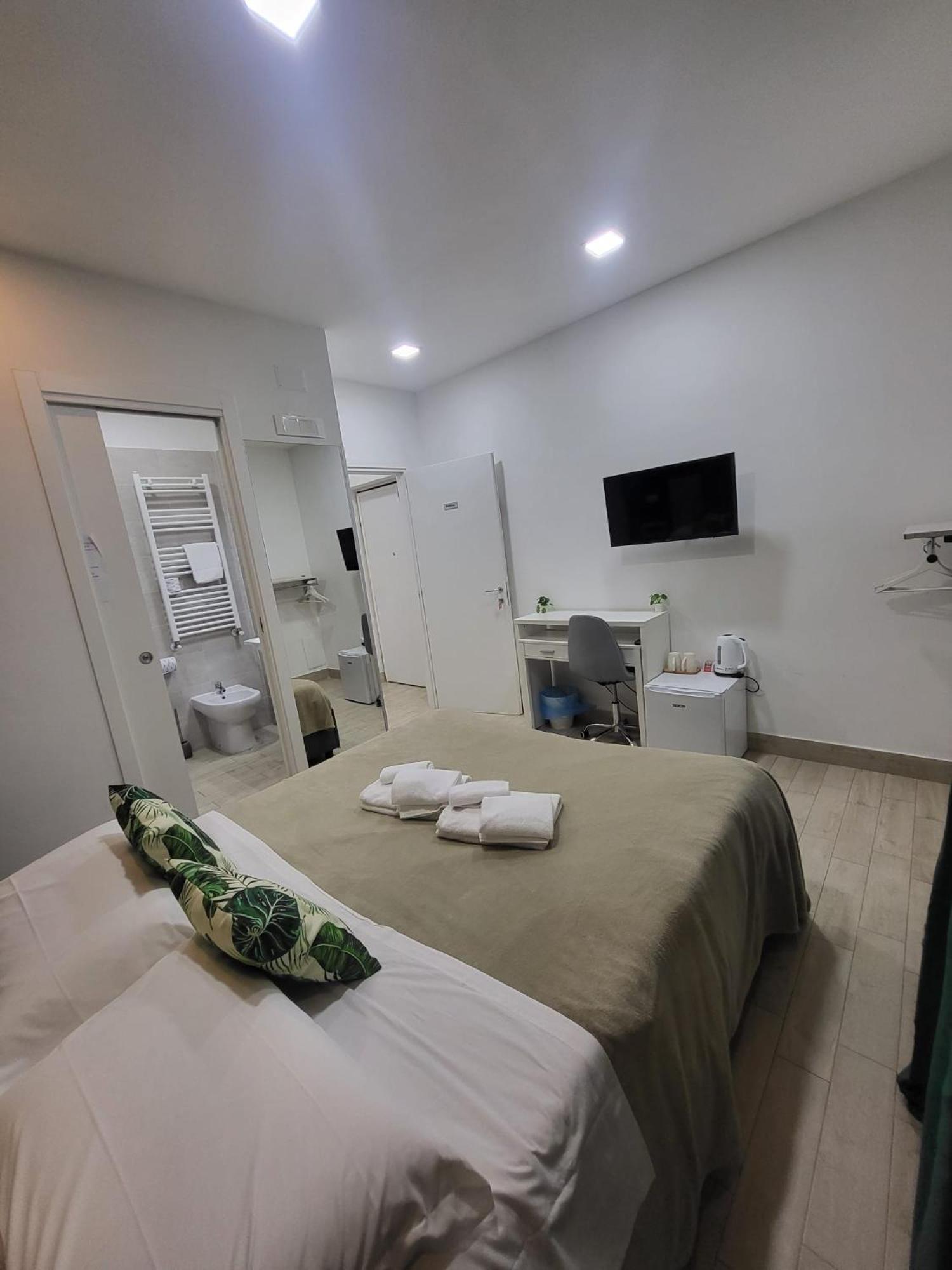 New Era Rooms Naples Exterior photo